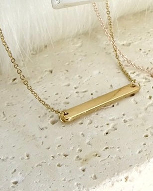 Classic bar necklace
