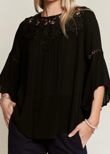 Lace-trimmed 3/4 Slv Flowy Top